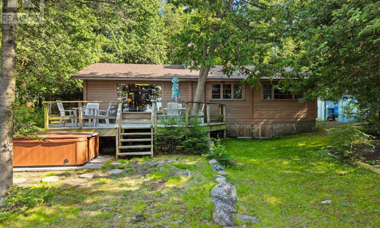 25 Chippewa Crescent