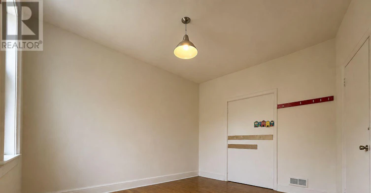 107 Huron St Street, Toronto, ON, M5T 2A9 - 2