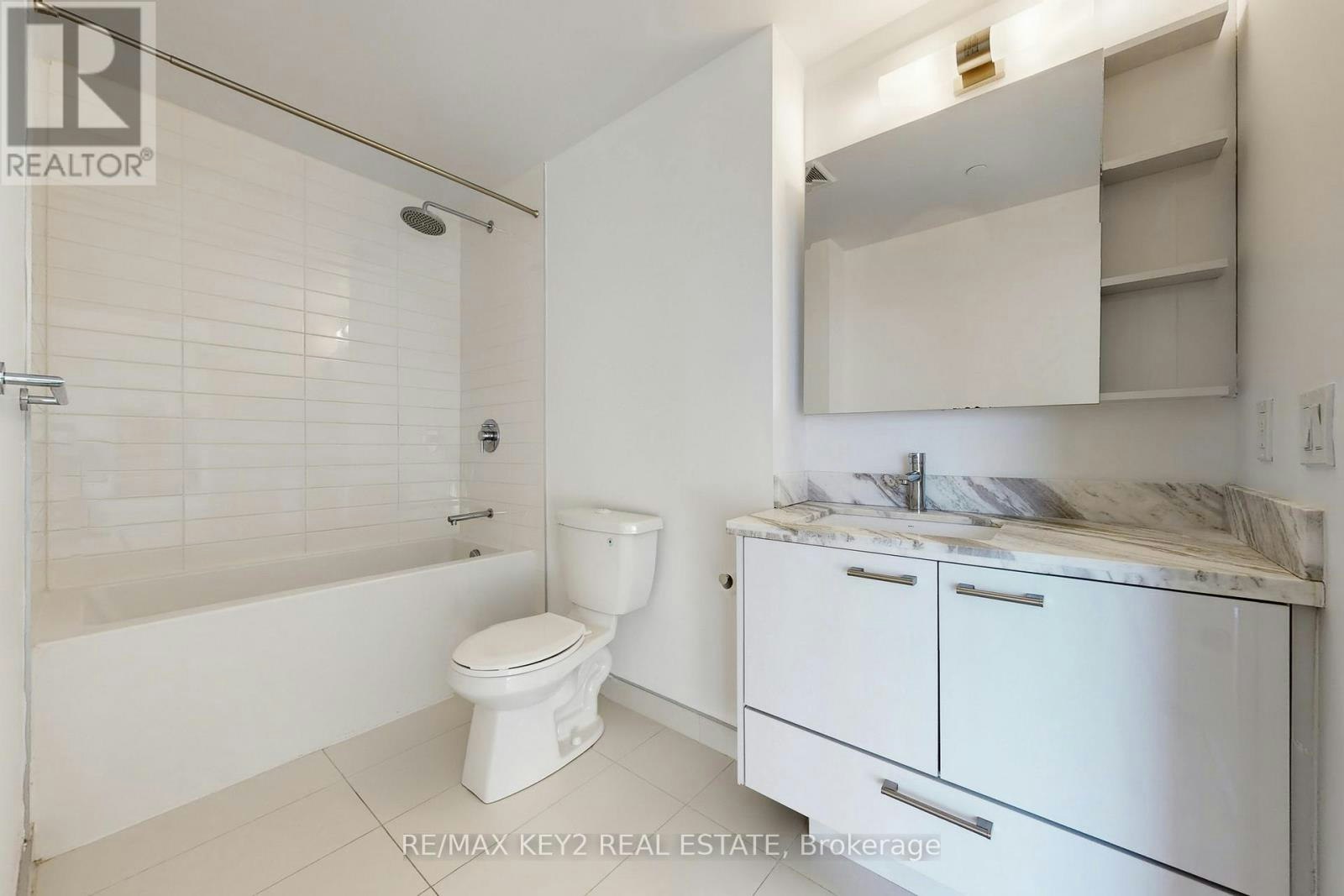 4904-2221 Yonge Street, Toronto, ON, M4S 0B8 - 15