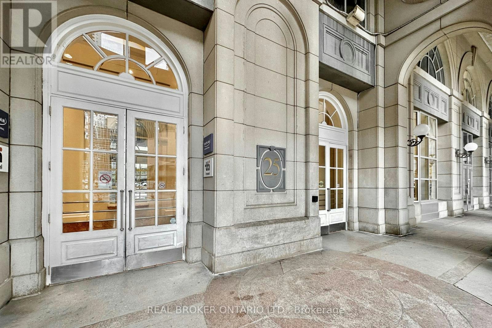 518-25 The Esplanade, Toronto, ON, M5E 1W5 - 2