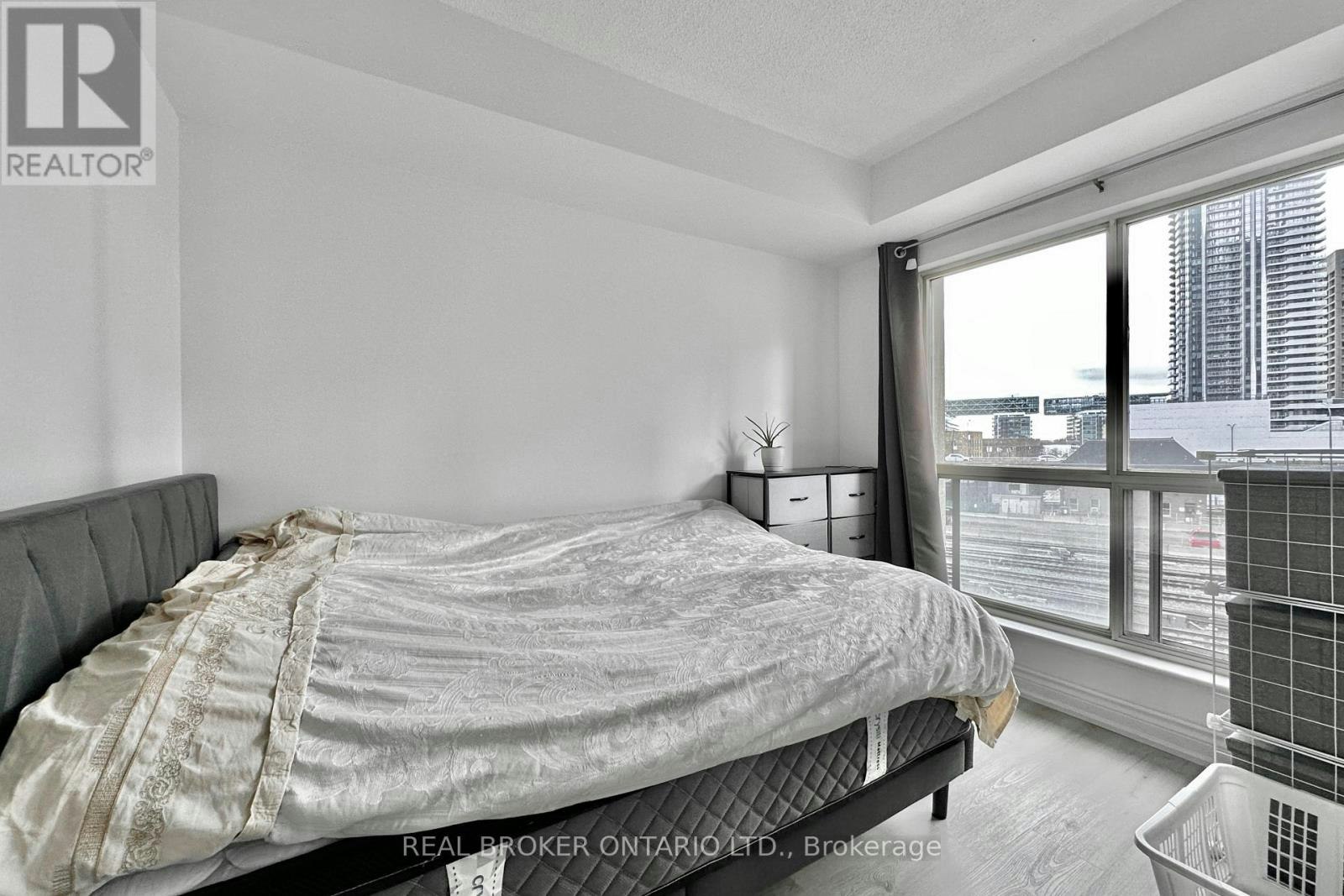 518-25 The Esplanade, Toronto, ON, M5E 1W5 - 18