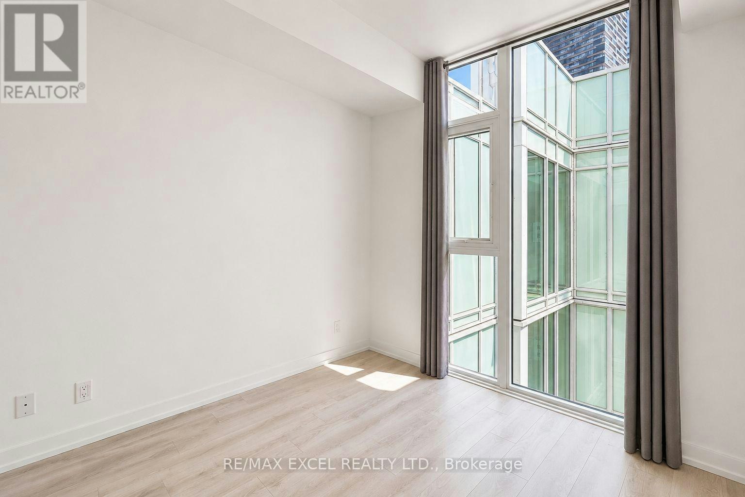 1012-33 Helendale Avenue, Toronto, ON, M4R 0A4 - 12