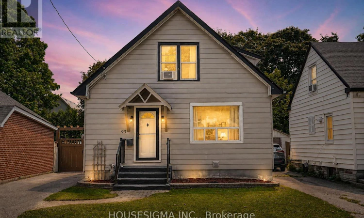 93 Brock Street W