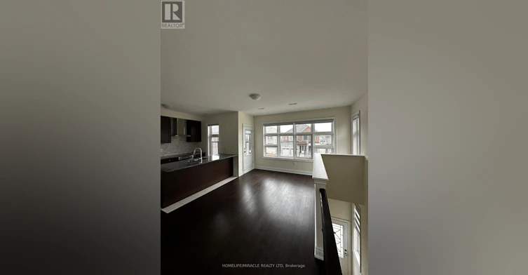 COACH-33 Rowe Street, Bradford West Gwillimbury, ON, L3Z 4M9 - 5