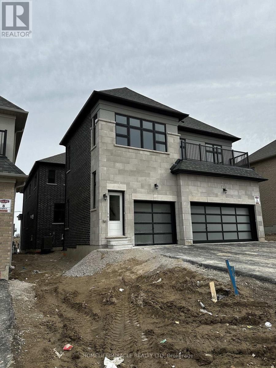 COACH-33 Rowe Street, Bradford West Gwillimbury, ON, L3Z 4M9 - 2