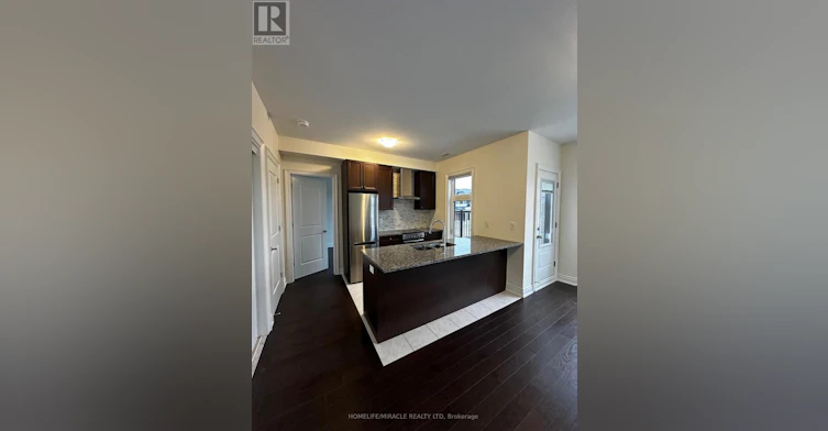 COACH-33 Rowe Street, Bradford West Gwillimbury, ON, L3Z 4M9 - 6