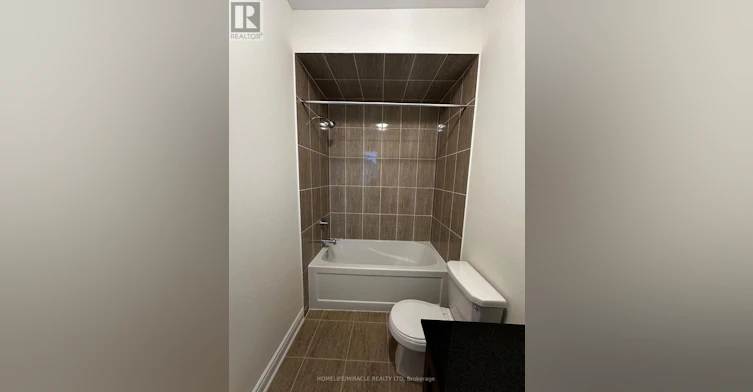 COACH-33 Rowe Street, Bradford West Gwillimbury, ON, L3Z 4M9 - 17