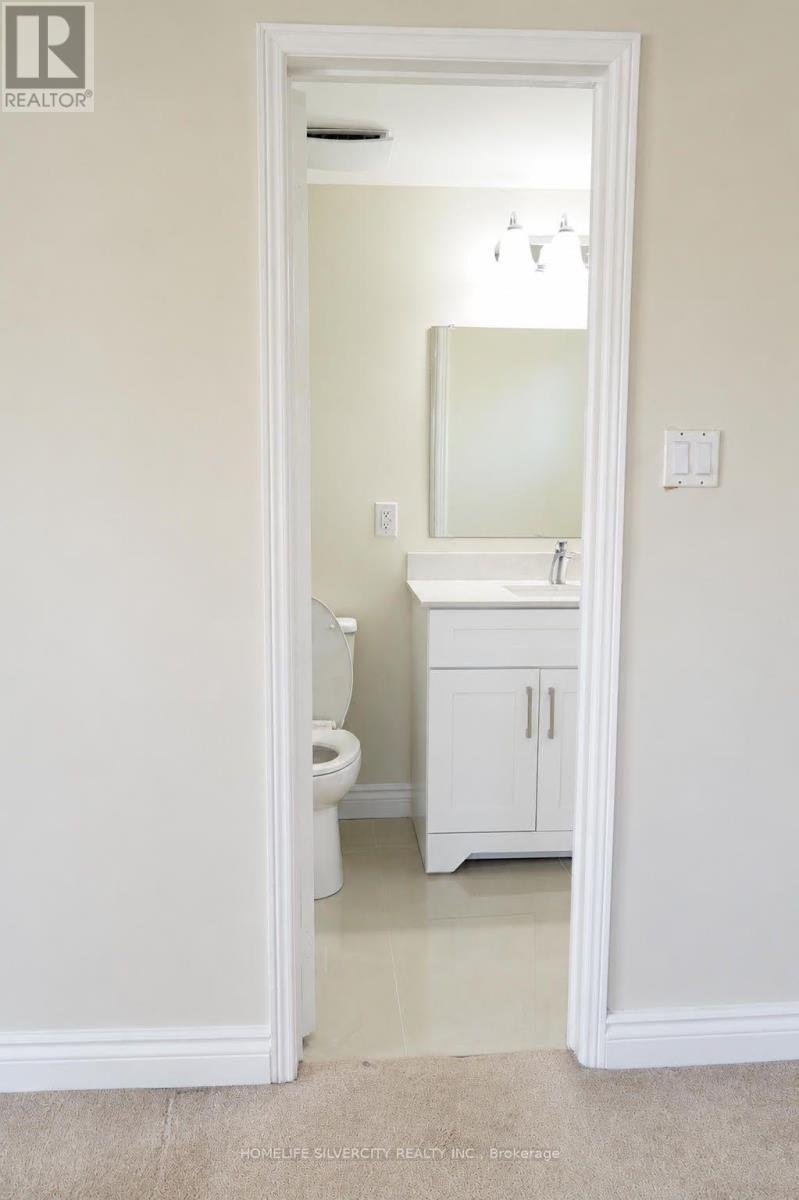 16 Norwood Place, Brampton, ON, L6S 4W9 - 4