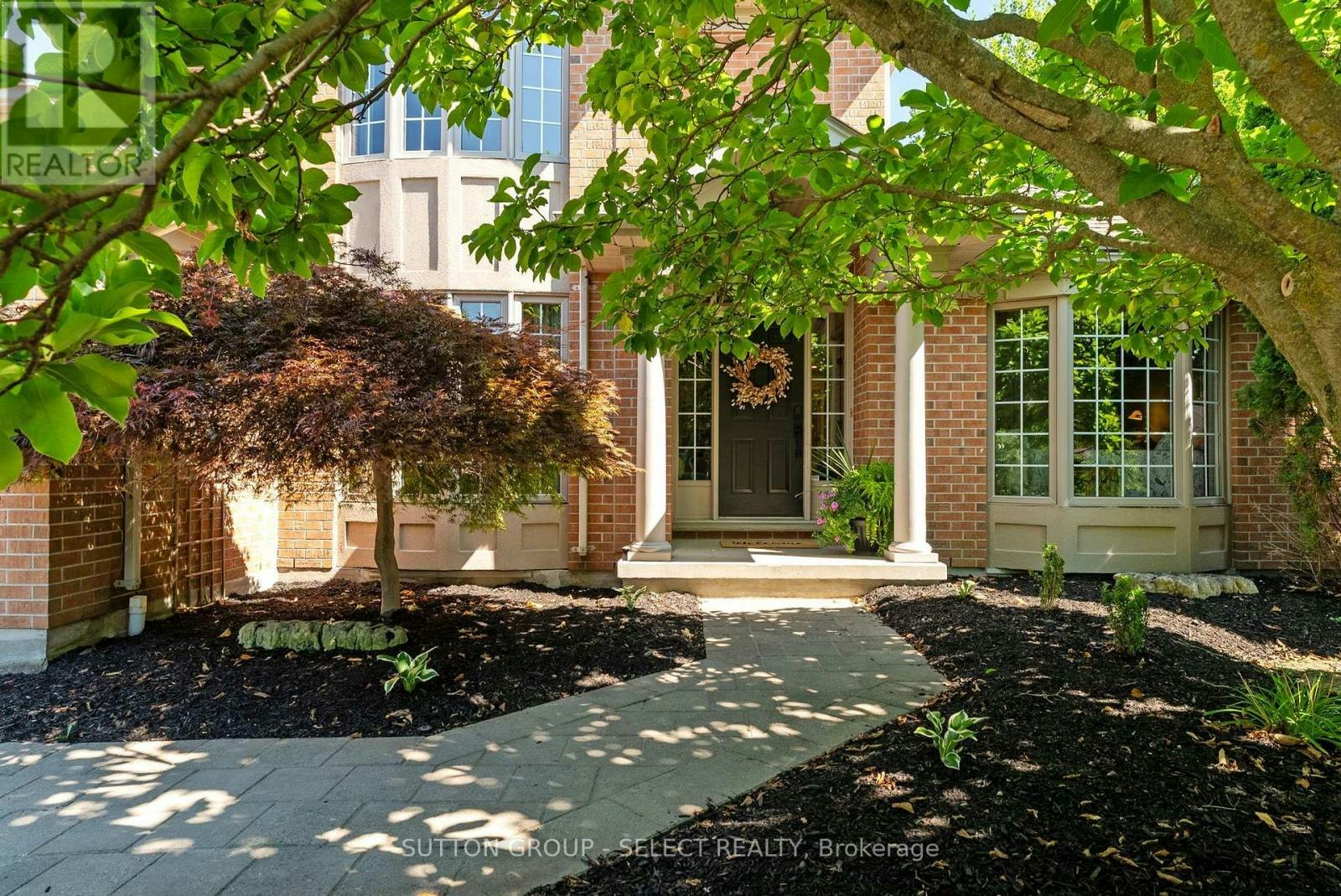 2 Garnet Court, London, ON, N6H 4Z9