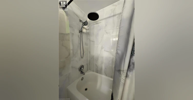 J-655 Albert Street, Waterloo, ON, N2L 3V5 - 3