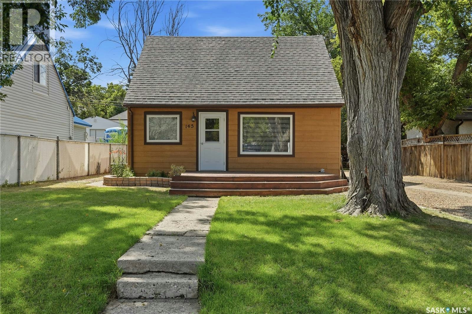 145 Lillooet Street E, Moose Jaw, SK, S6H 4S6