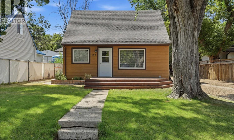 145 Lillooet Street E