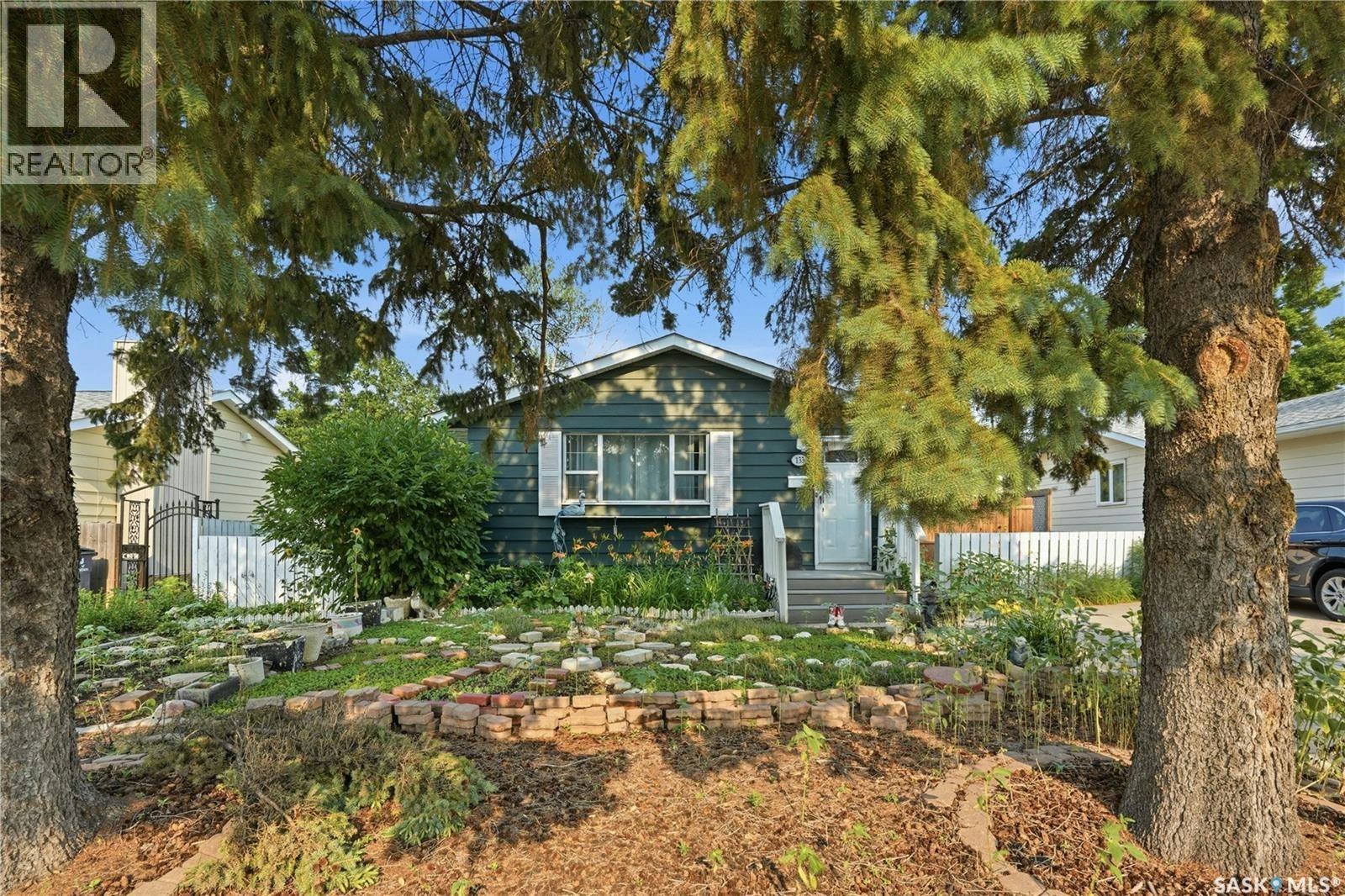 133 Lloyd Crescent, Saskatoon, SK, S7L 4Y8