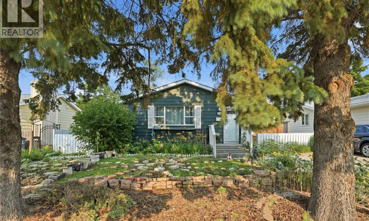 133 Lloyd Crescent