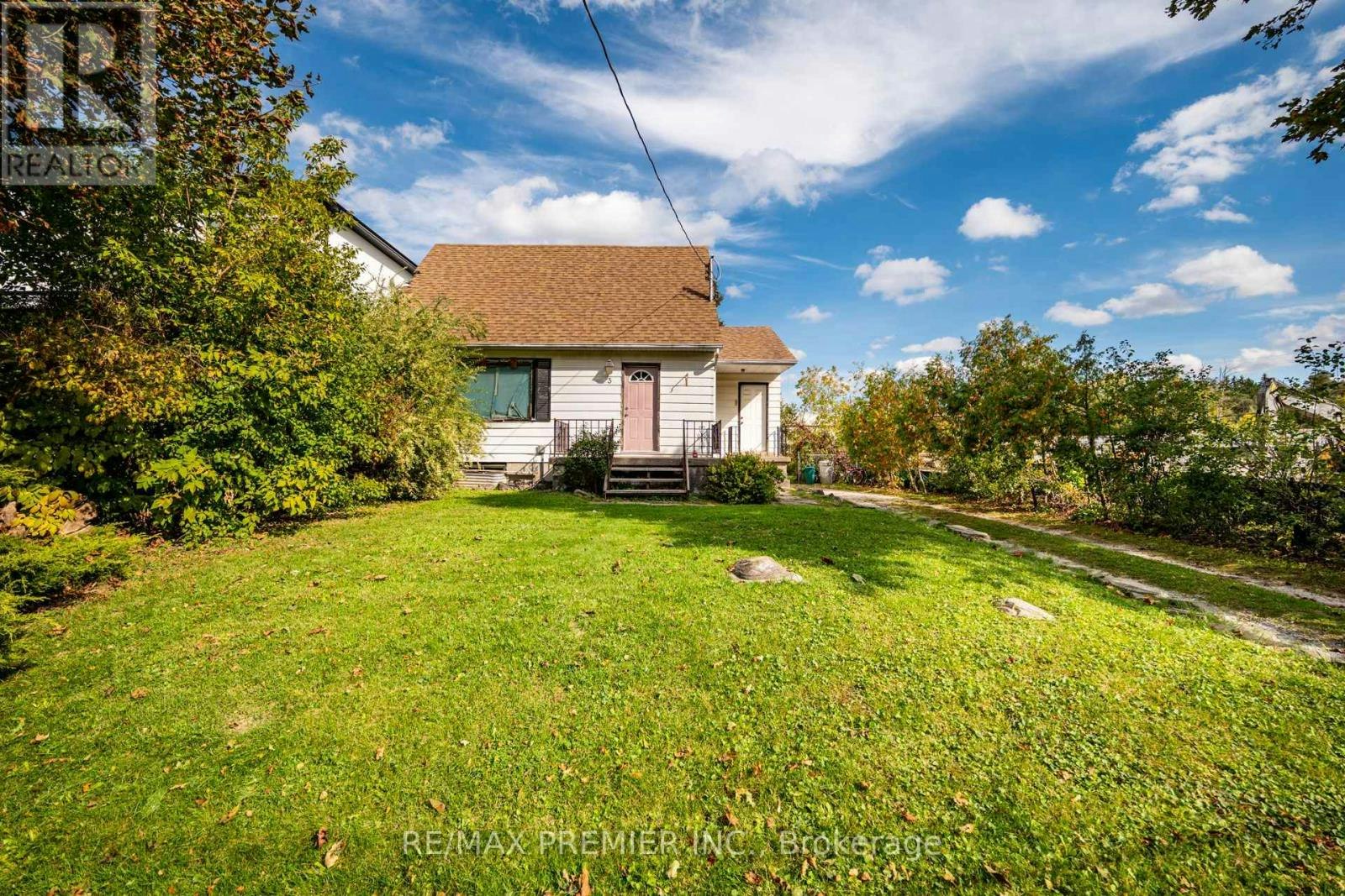 3 Parker Avenue, Richmond Hill, ON, L4E 2W4