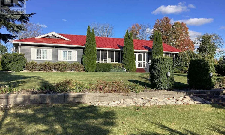 2 Joanne Crescent
