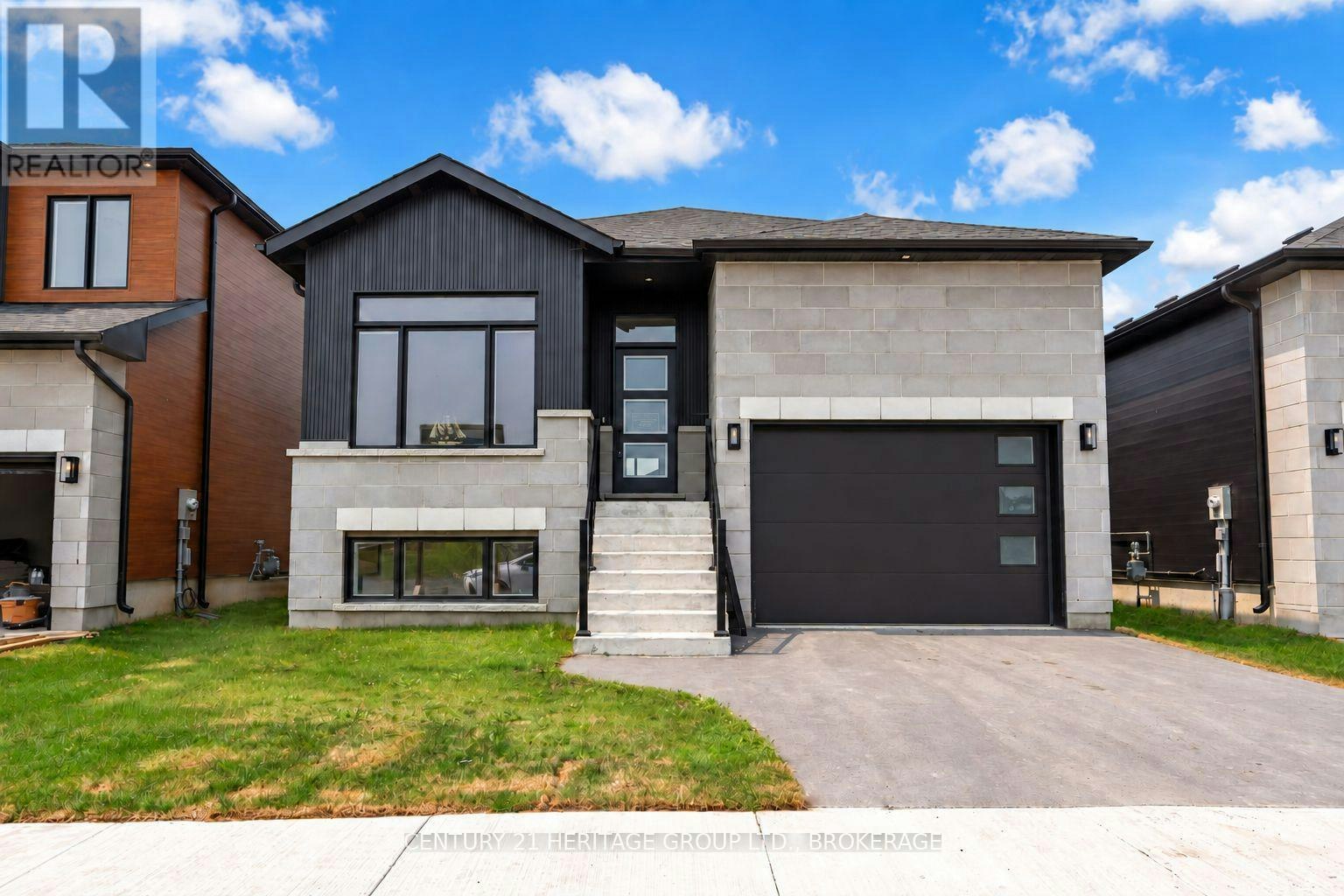 60 Dusenbury Drive, Loyalist, ON, K0H 2H0