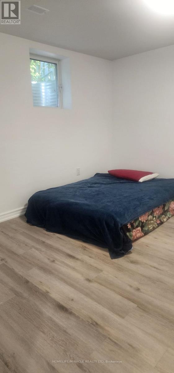 1574 Highbrook Avenue, Mississauga, ON, L5M 4W1 - 3