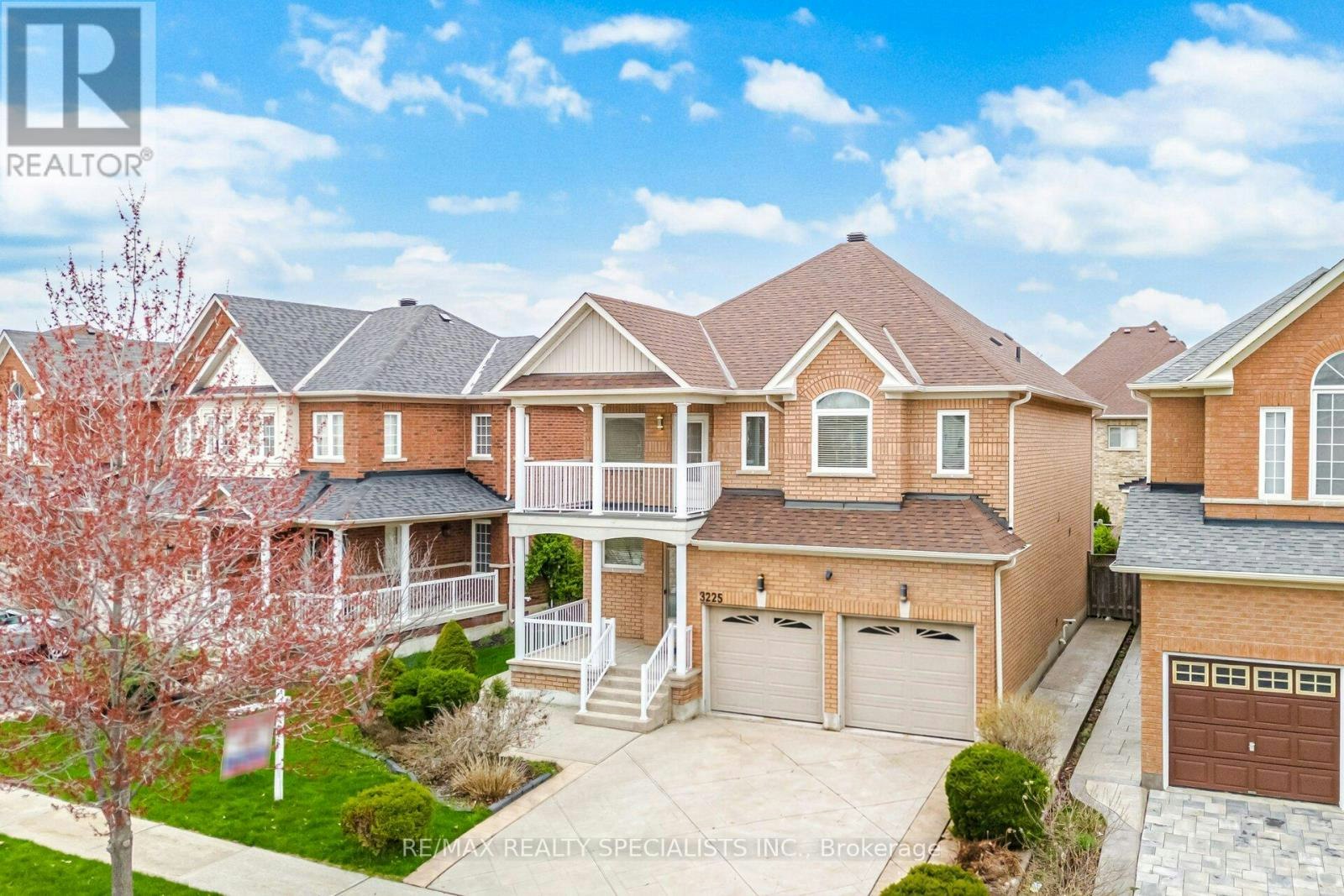 3225 Escada Drive, Mississauga, ON, L5M 7V6
