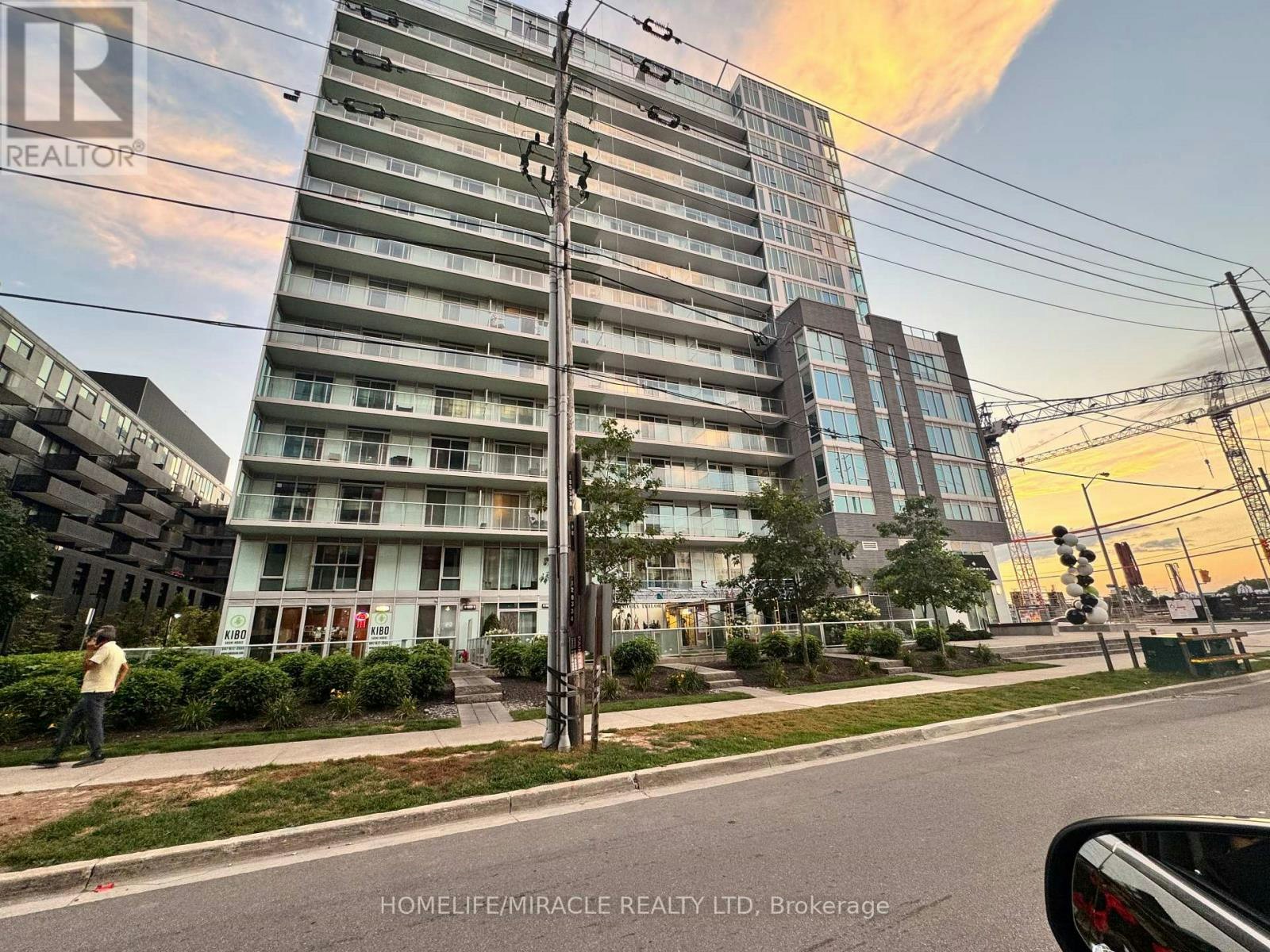 103-555 Wilson Avenue, Toronto, ON, M3H 5Y6