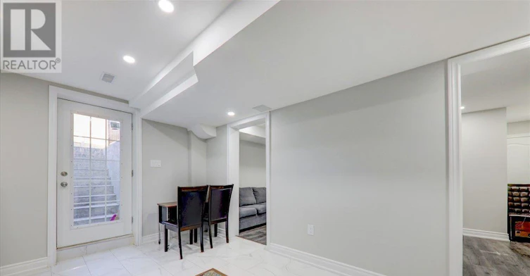 BSMT-939 Miller Park Avenue, Bradford West Gwillimbury, ON, L3Z 0L6 - 6