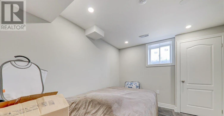 BSMT-939 Miller Park Avenue, Bradford West Gwillimbury, ON, L3Z 0L6 - 13