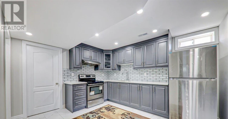 BSMT-939 Miller Park Avenue, Bradford West Gwillimbury, ON, L3Z 0L6 - 7