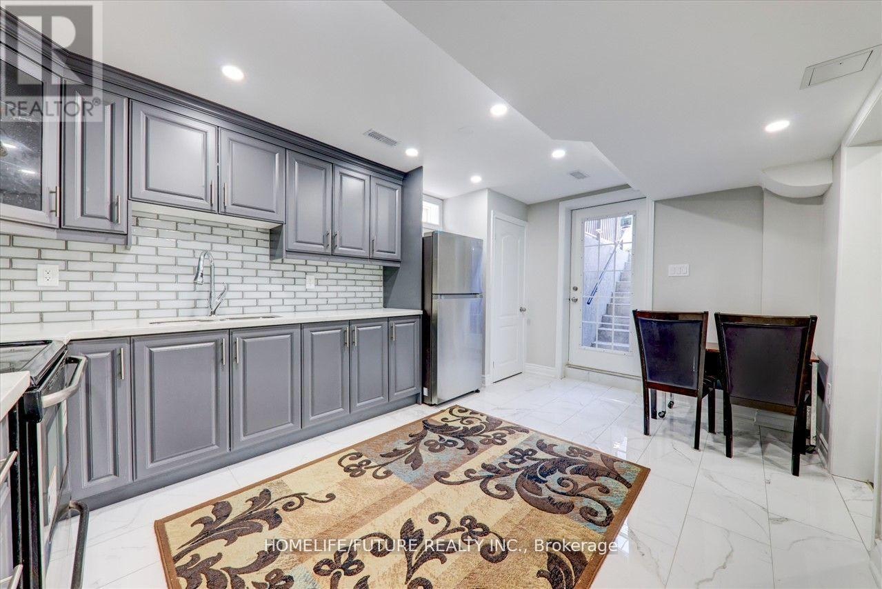 BSMT-939 Miller Park Avenue, Bradford West Gwillimbury, ON, L3Z 0L6 - 8