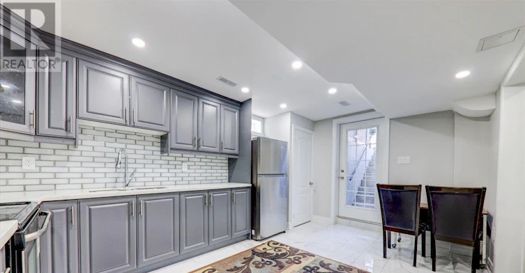 BSMT-939 Miller Park Avenue, Bradford West Gwillimbury, ON, L3Z 0L6 - 8