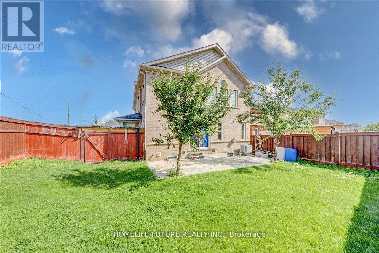 BSMT-939 Miller Park Avenue, Bradford West Gwillimbury, ON, L3Z 0L6 - 18