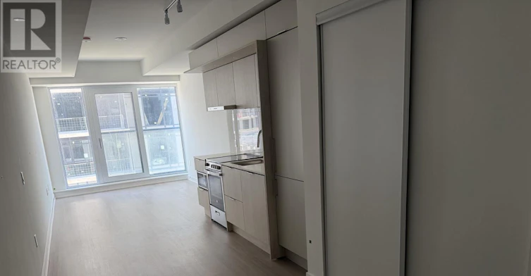 425-448 Burnhamthorpe Road W, Mississauga, ON, L5B 0R4