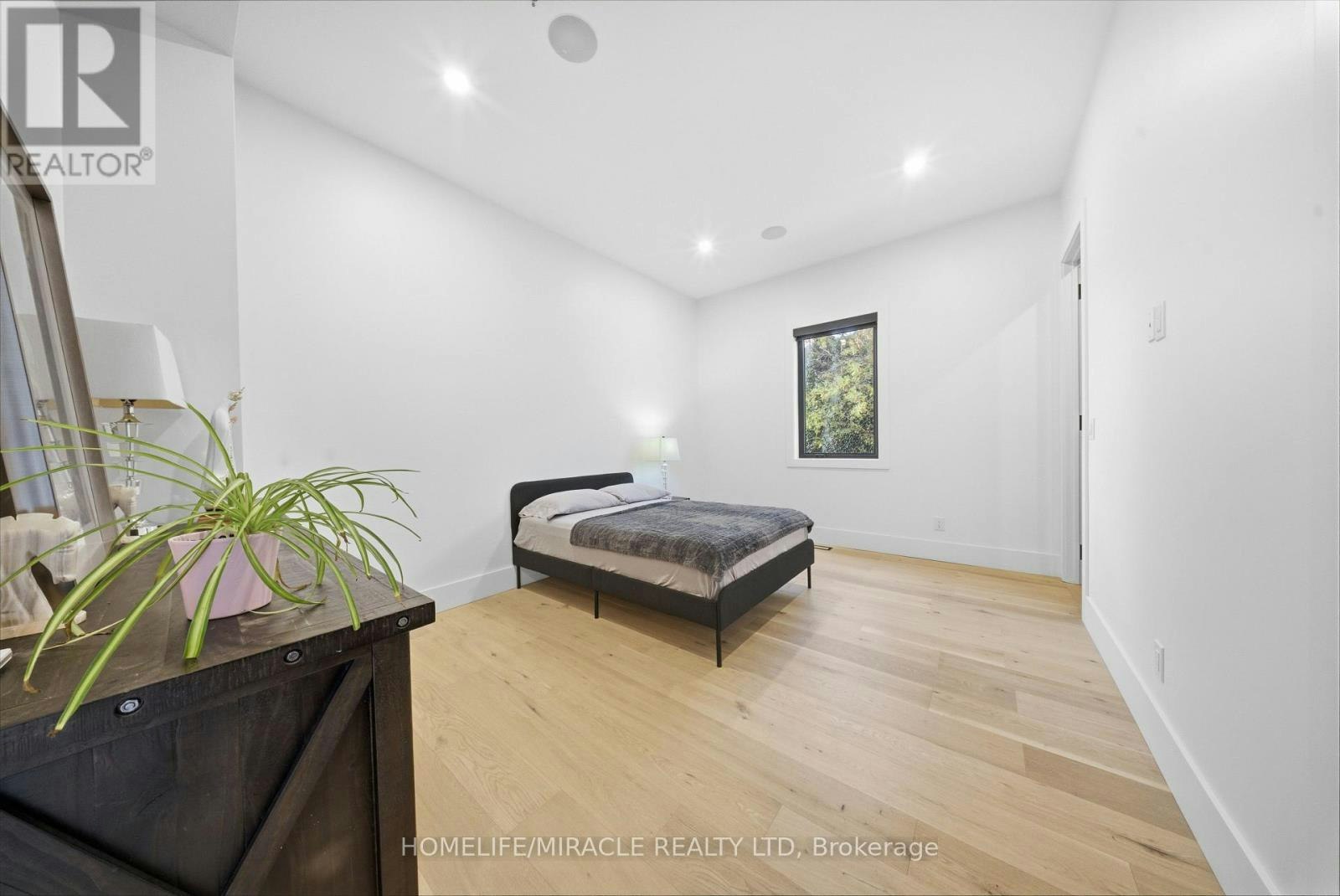 1653 Glenburnie Road, Mississauga, ON, L5G 3E4 - 4