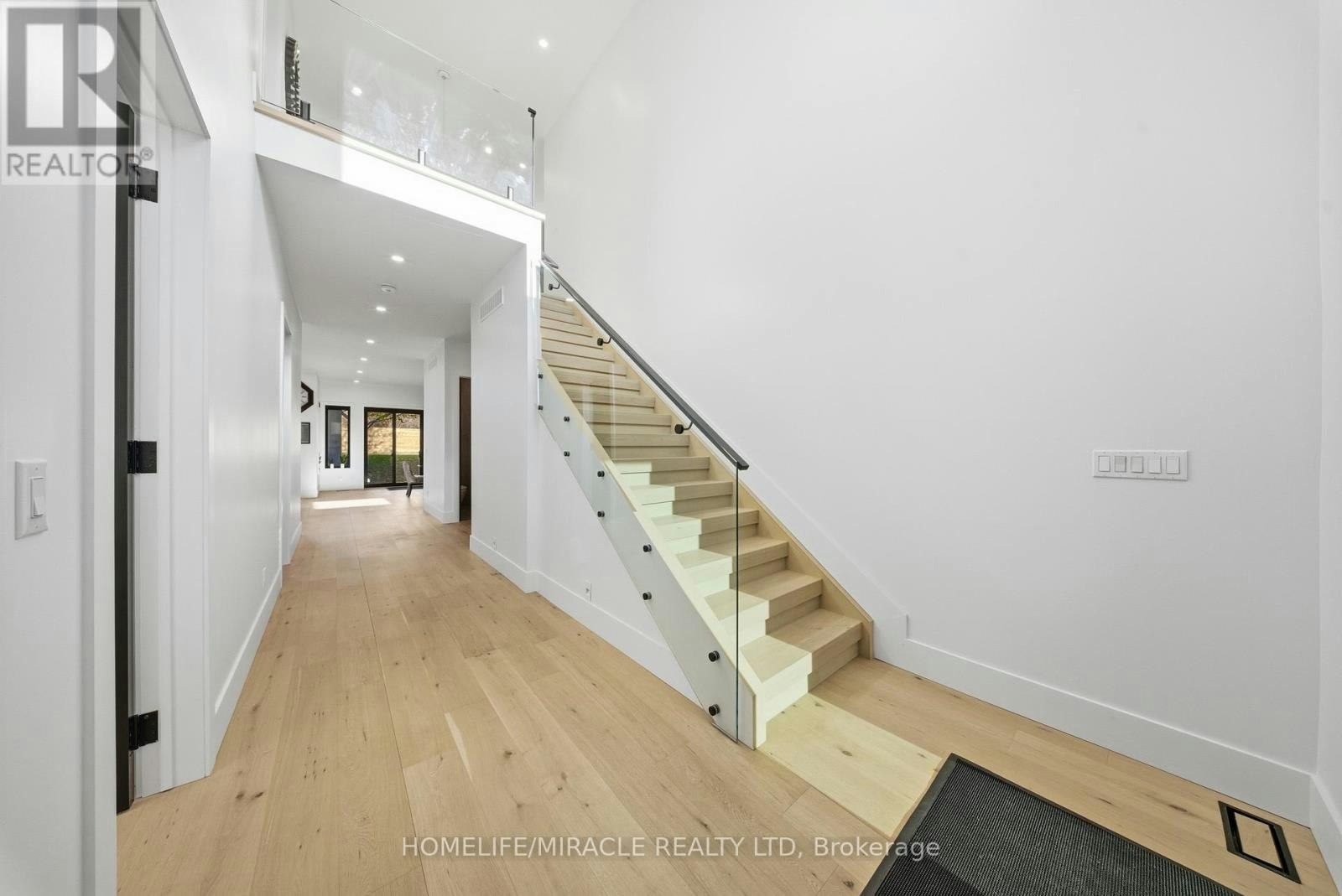 1653 Glenburnie Road, Mississauga, ON, L5G 3E4 - 2
