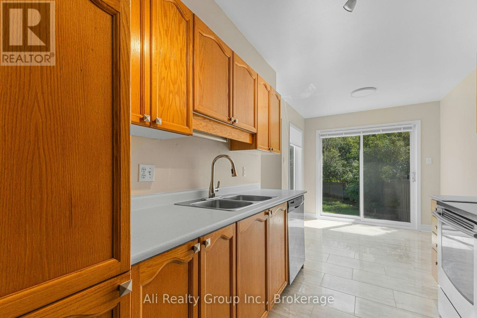 68 Piper Crescent, Ottawa, ON, K2K 2S9 - 11