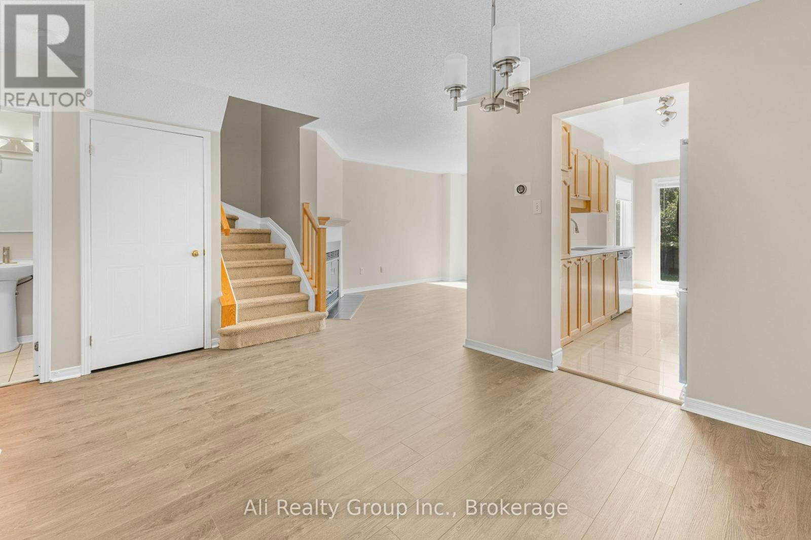 68 Piper Crescent, Ottawa, ON, K2K 2S9 - 3