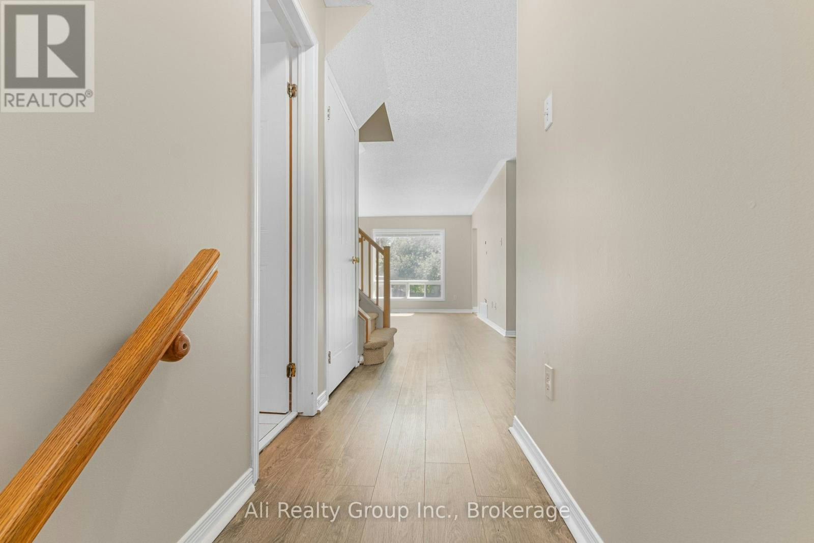 68 Piper Crescent, Ottawa, ON, K2K 2S9 - 5