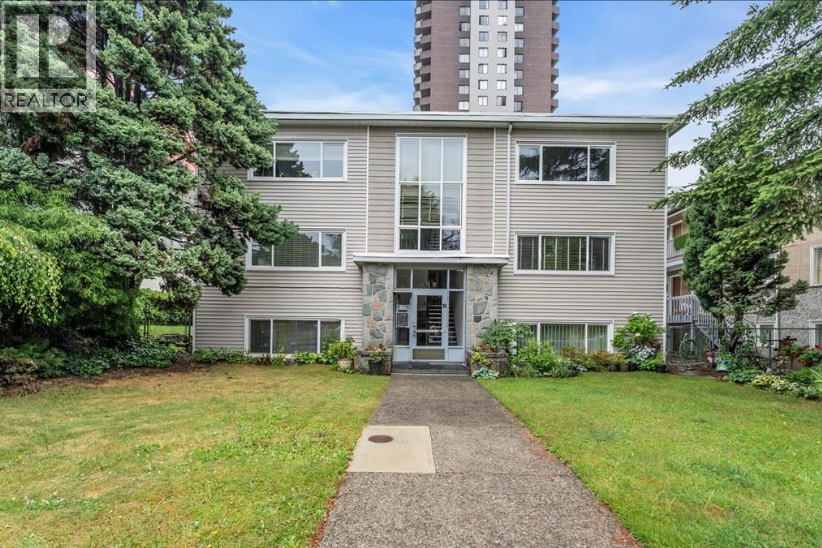 1-1420 Chesterfield Avenue, North Vancouver, BC, V7M 2N4