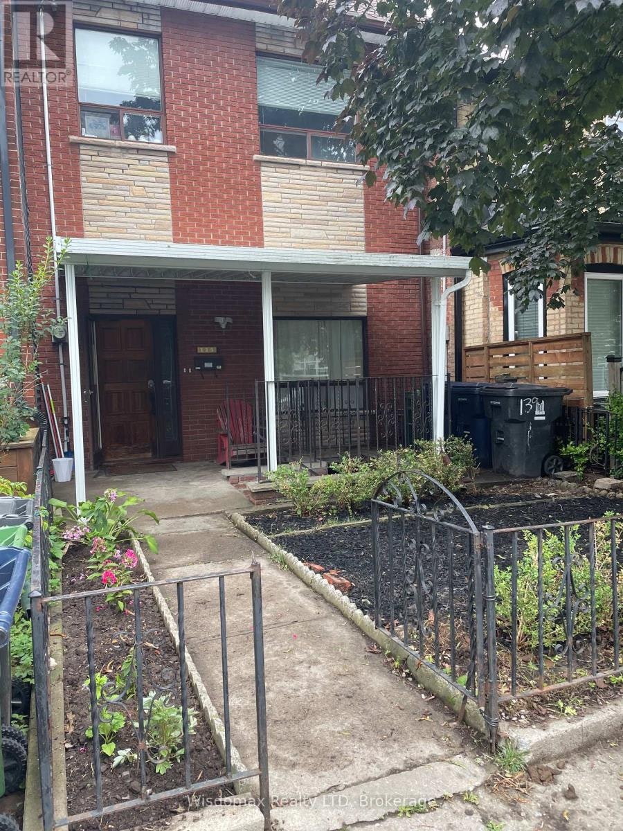 MAINFLOOR-139 Lippincott Street, Toronto, ON, M5S 2P3 - 2