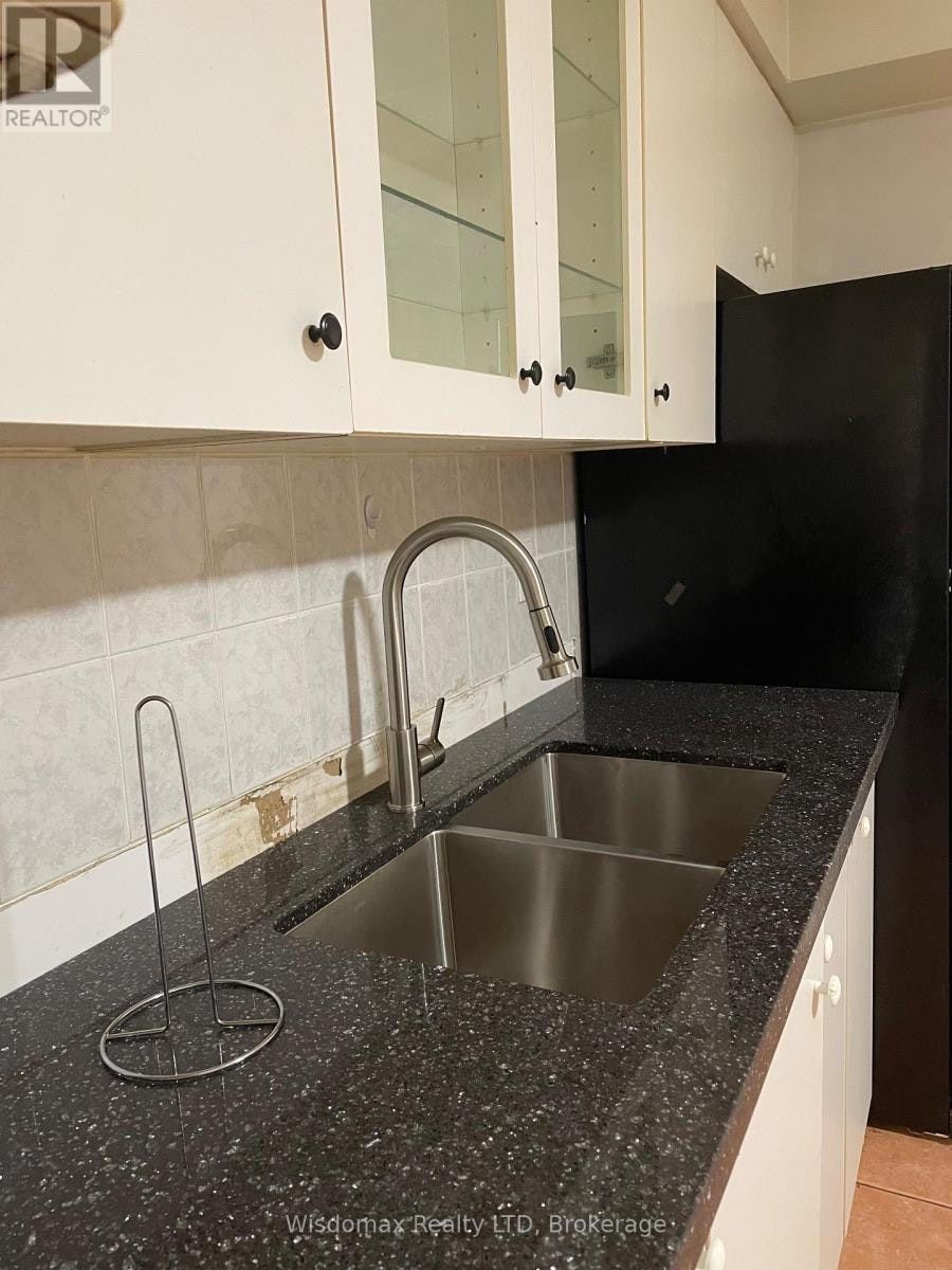 MAINFLOOR-139 Lippincott Street, Toronto, ON, M5S 2P3 - 15