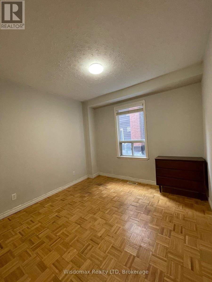 MAINFLOOR-139 Lippincott Street, Toronto, ON, M5S 2P3 - 8