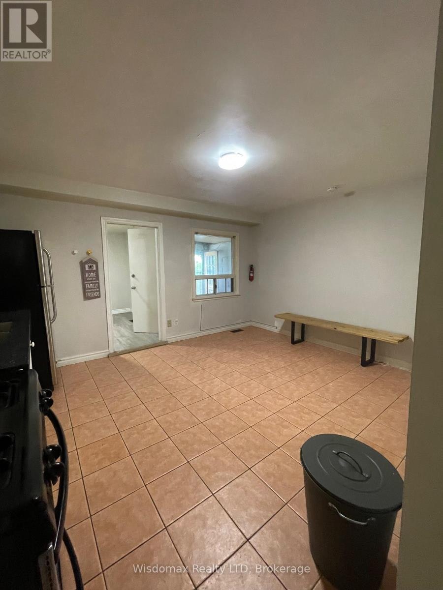 MAINFLOOR-139 Lippincott Street, Toronto, ON, M5S 2P3 - 12