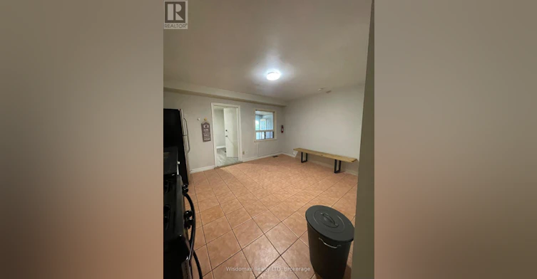 MAINFLOOR-139 Lippincott Street, Toronto, ON, M5S 2P3 - 12