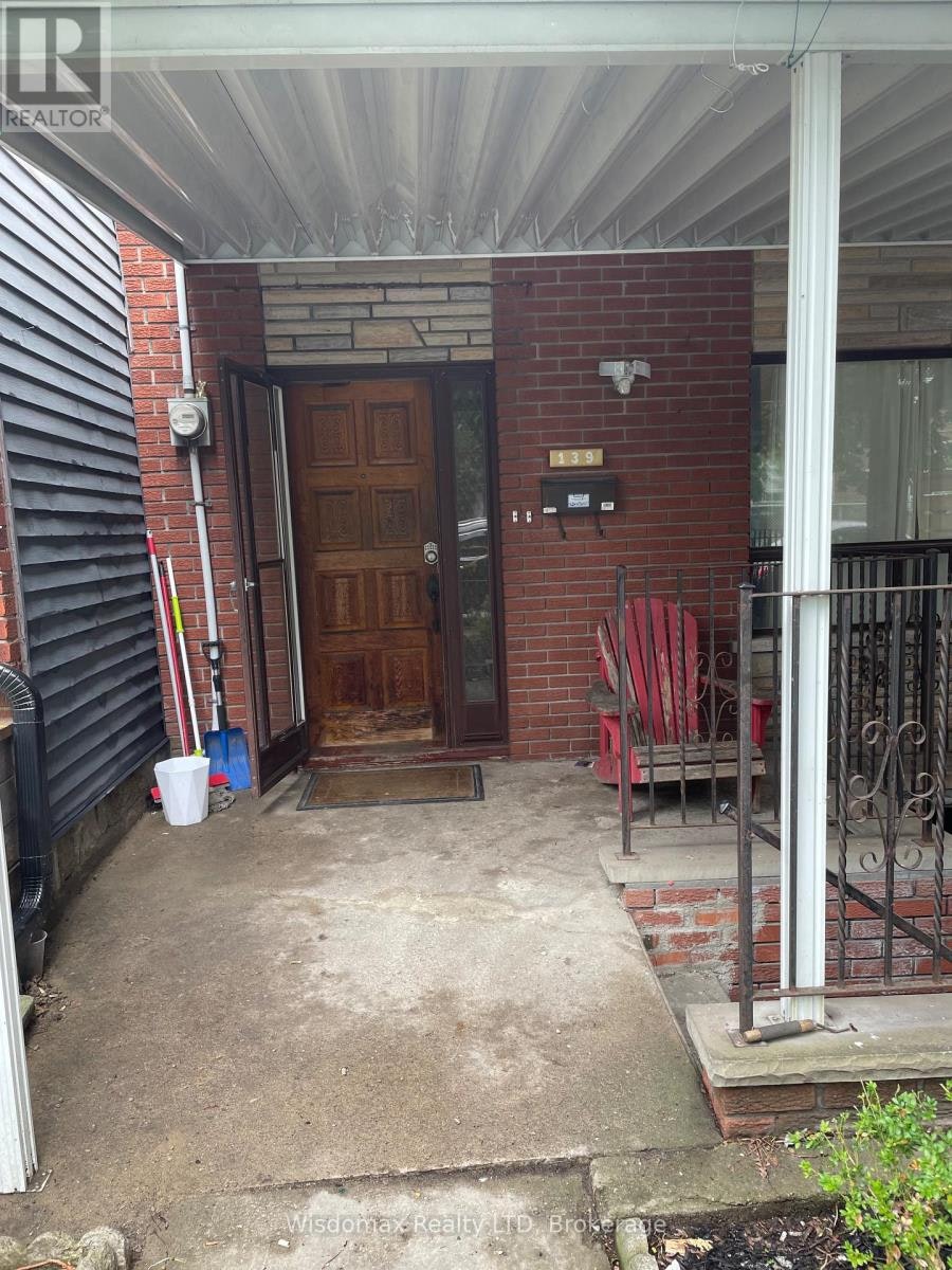 MAINFLOOR-139 Lippincott Street, Toronto, ON, M5S 2P3 - 3