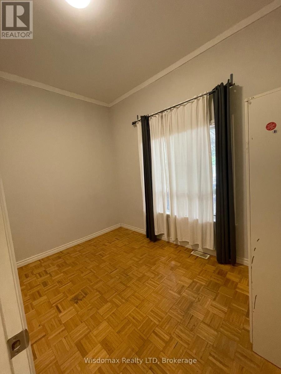 MAINFLOOR-139 Lippincott Street, Toronto, ON, M5S 2P3 - 5