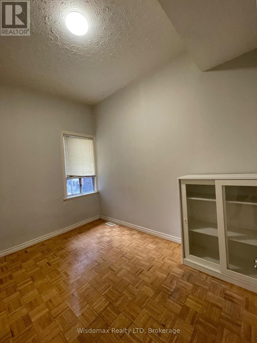 MAINFLOOR-139 Lippincott Street, Toronto, ON, M5S 2P3 - 6