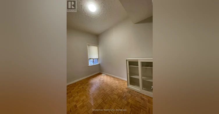 MAINFLOOR-139 Lippincott Street, Toronto, ON, M5S 2P3 - 6