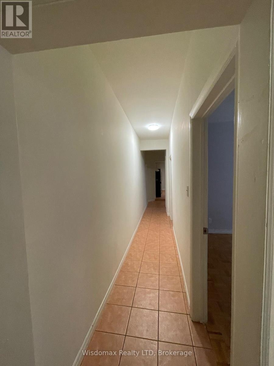 MAINFLOOR-139 Lippincott Street, Toronto, ON, M5S 2P3 - 7