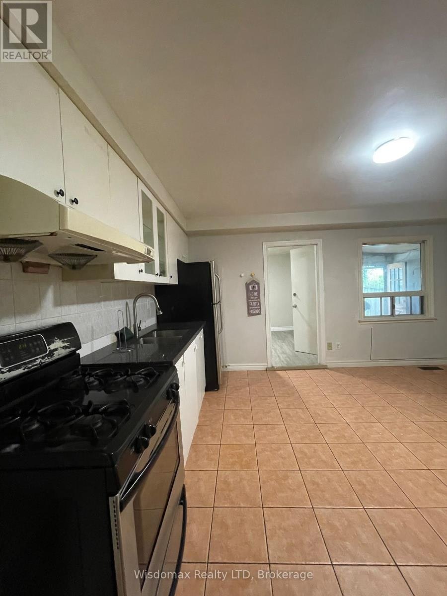 MAINFLOOR-139 Lippincott Street, Toronto, ON, M5S 2P3 - 11