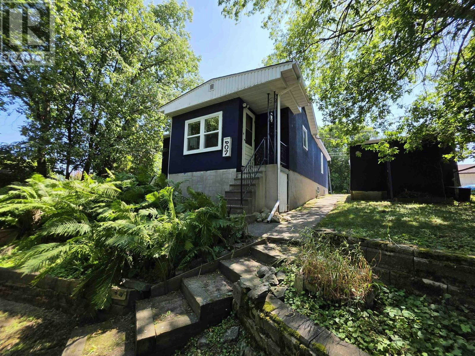 607 First Street South, Kenora, ON, P9N 1E1
