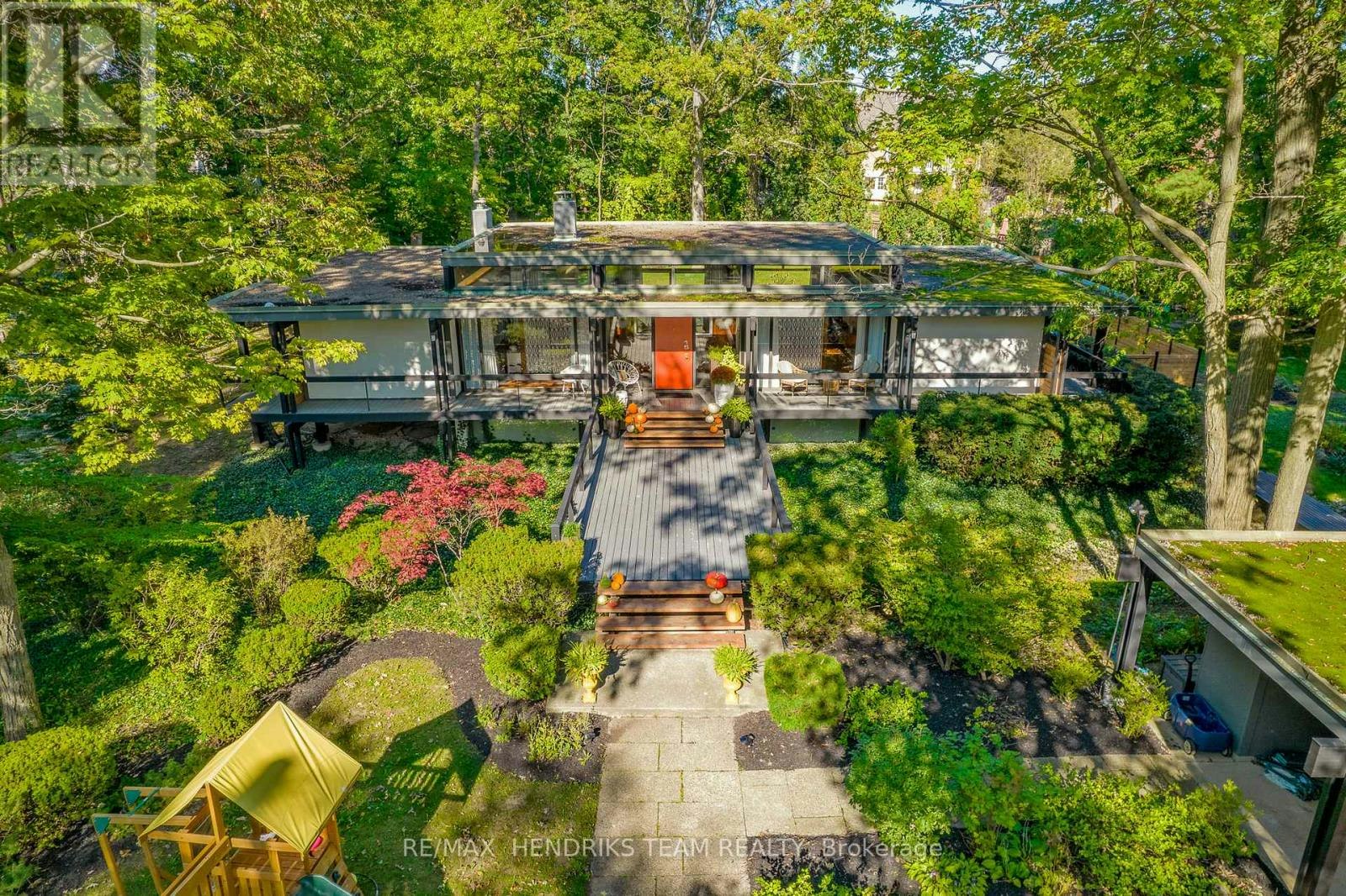 15 Wood Dale Drive, St. Catharines, ON, L2T 1Y9 - 2